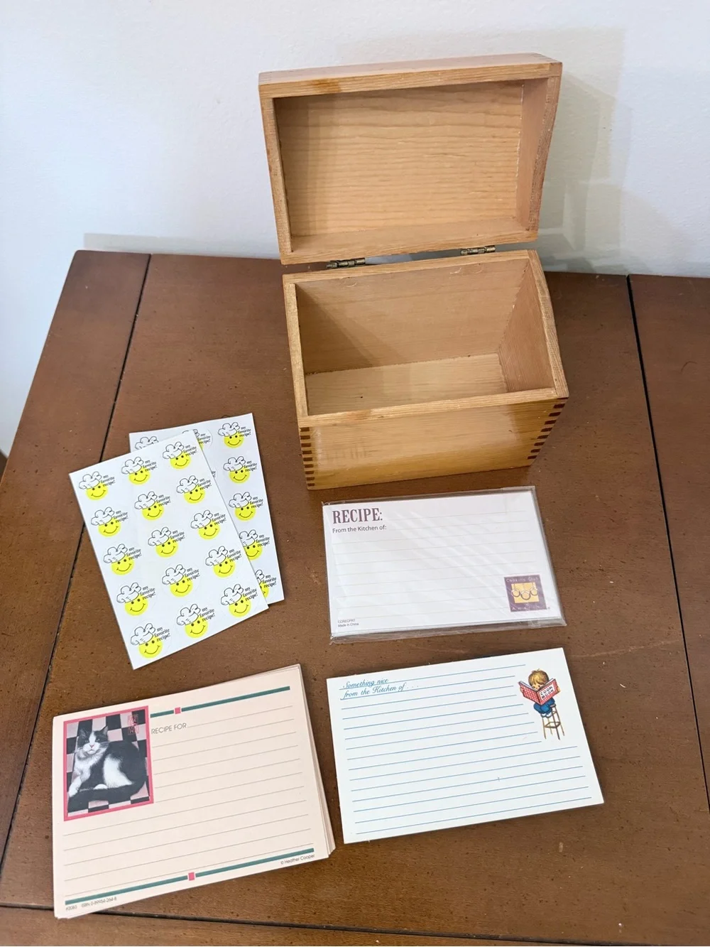Vintage Handmade Wooden Recipe Box With Cards Grandma Cottage Kitchen Homestead